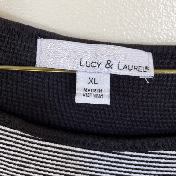 Black and white tank dress with rouching on the side. - Picture 4 of 4